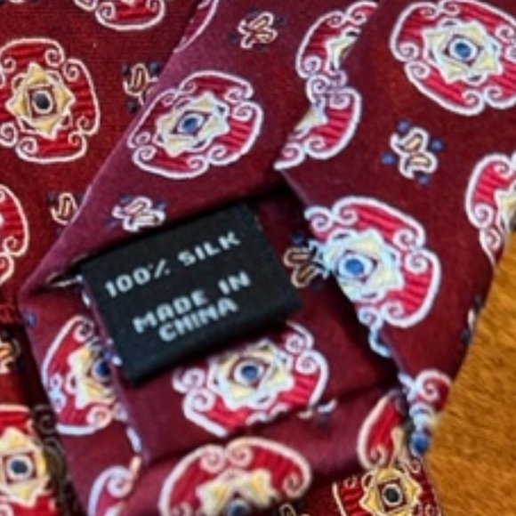 Jos A Bank Signature Collection Tie 100% Silk Burgundy NWOT - Picture 5 of 7
